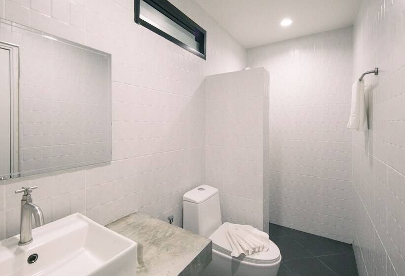 חדר דלוקס, Chanakarn Pool Access Rawai