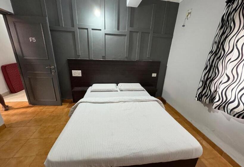 غرفة قياسية, Frankies Holiday Inn