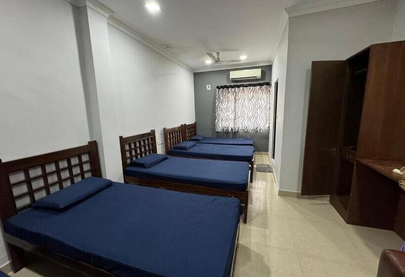Номер Стандарт Трехместный, Frankies Holiday Inn