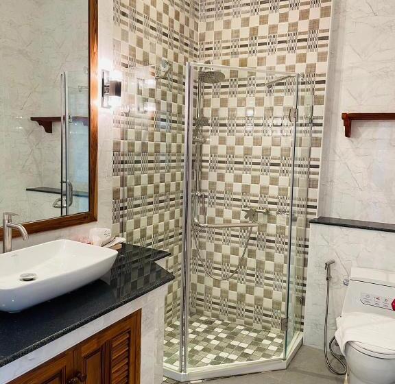 غرفة قياسية, Kum Chan House