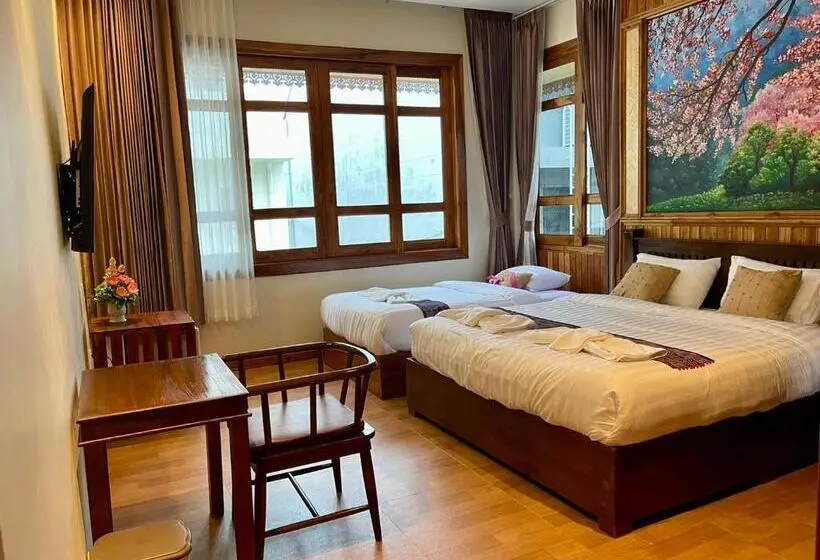 اتاق استاندارد سه نفره, Kum Chan House