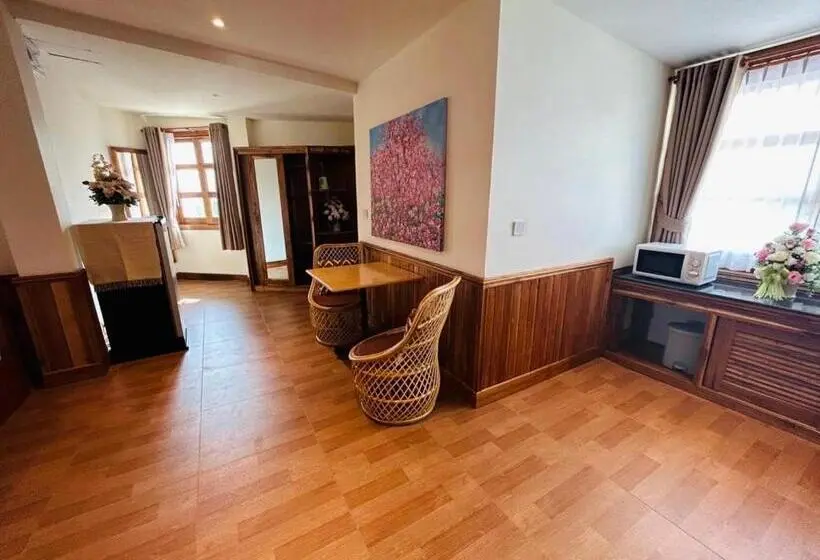 اتاق سوپریور سه تخته, Kum Chan House