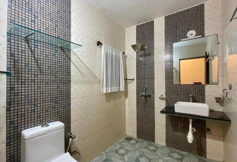 Quarto Estandar Cama King, Nagas Hotel Satyavati Morjim