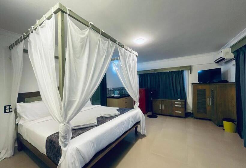 Quarto Estandar Cama King, Nagas Hotel Satyavati Morjim
