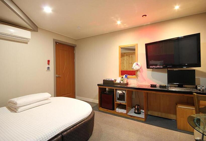 اتاق استاندارد, Lotto Motel