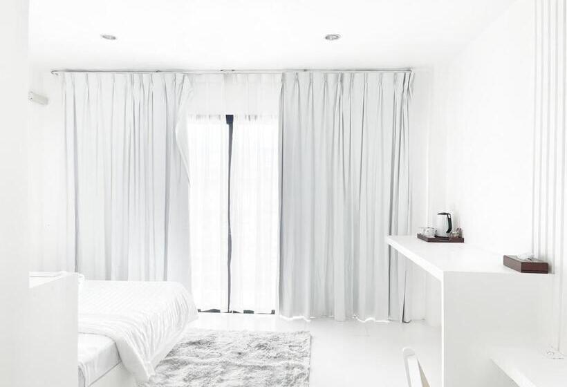 غرفة إقتصادية, Moone