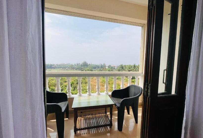 디럭스 룸, Nagas Hotel Satyavati Morjim