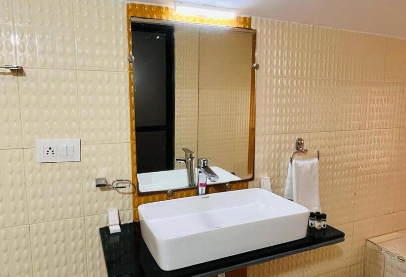 Quarto Estandar Cama King, Nagas Hotel Satyavati Morjim