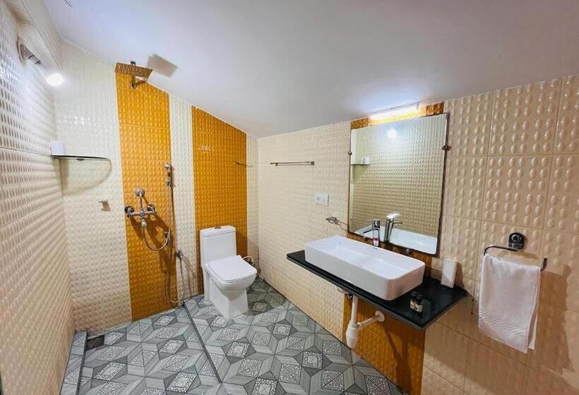 Quarto Estandar Cama King, Nagas Hotel Satyavati Morjim