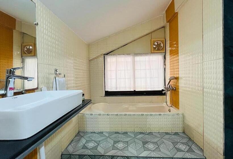Quarto Estandar Cama King, Nagas Hotel Satyavati Morjim