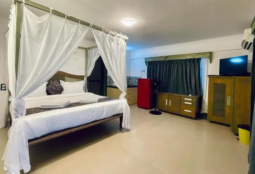 キングサイズベッドのスタンダードルーム, Nagas Hotel Satyavati Morjim