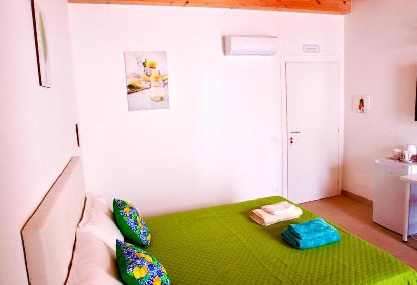 디럭스 룸 킹사이즈 침대, Una Vita In Vacanza