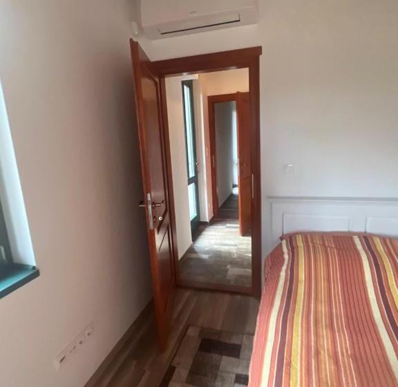 带露台的标准房间, Vendégház Petörke