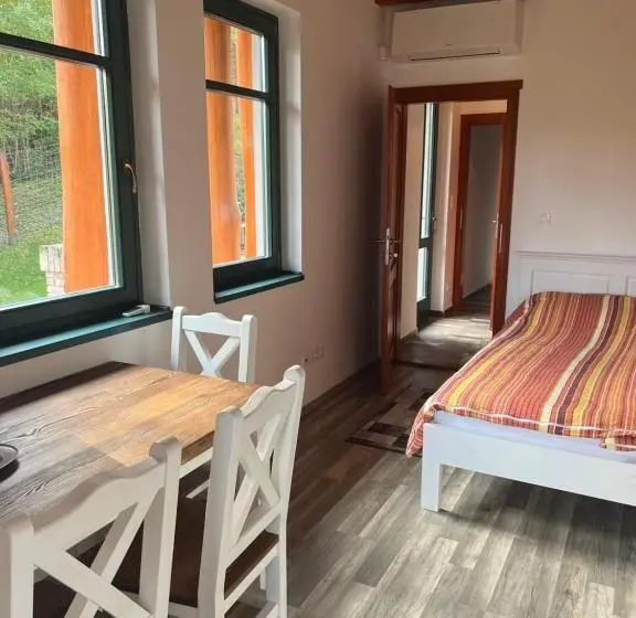Standard Triple Room with Terrace, Vendégház Petörke