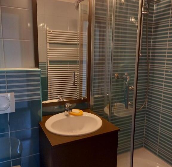 带露台的标准房间, Vendégház Petörke