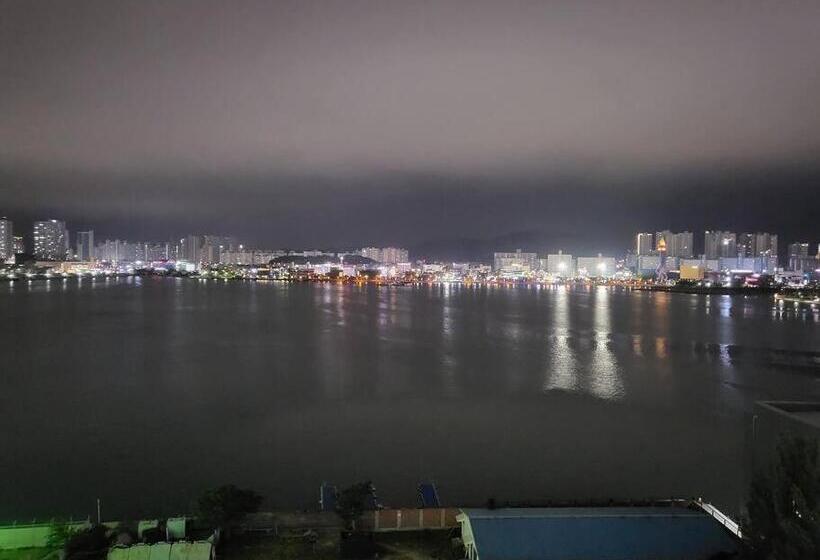 اتاق استاندارد با چشمانداز دریاچه, Sokchocozy2