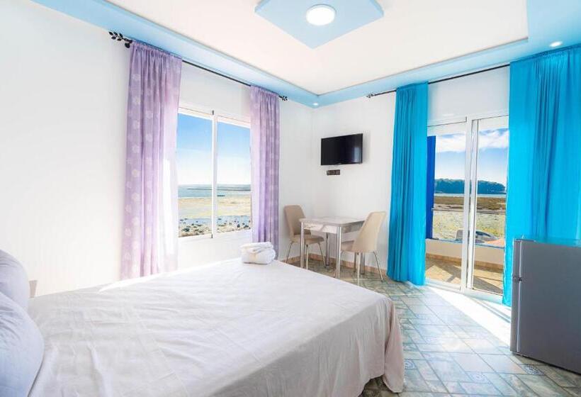 غرفة ديلوكس مطلّة علي البحر, Lacasa Latifa