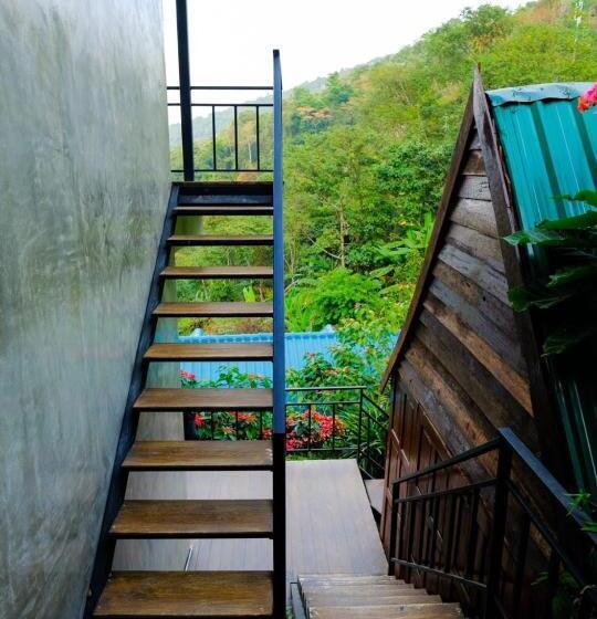 スタンダード４人部屋, Ban Rabiengfah Resort