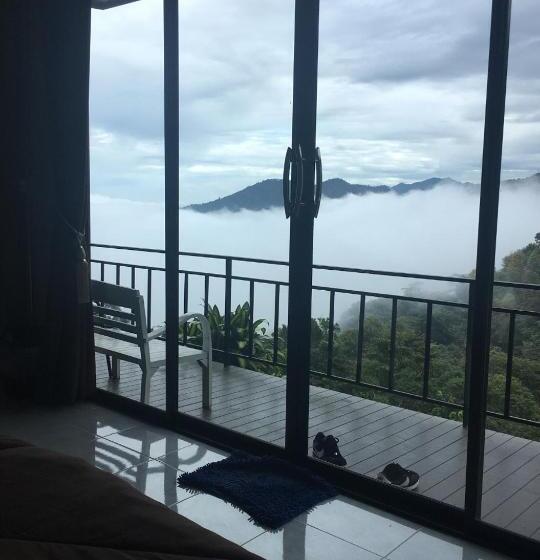 スタンダード４人部屋, Ban Rabiengfah Resort