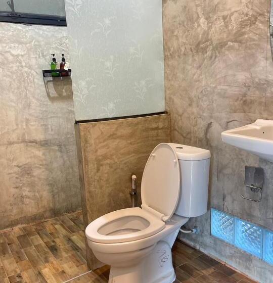 スタンダード４人部屋, Ban Rabiengfah Resort