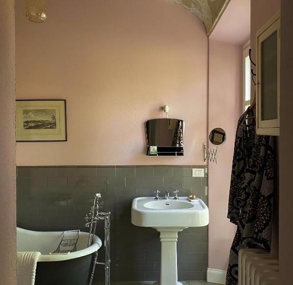 디럭스 룸, The House