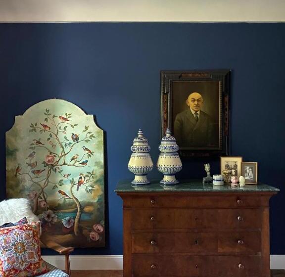 디럭스 룸, The House