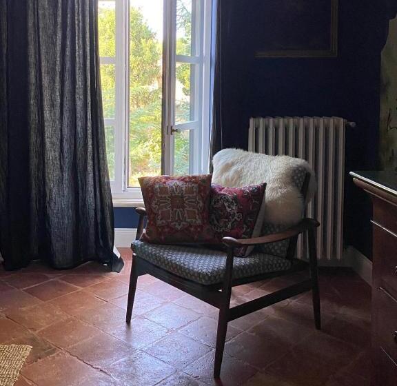 豪华房间, The House