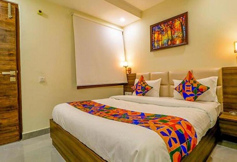 Номер Deluxe, Fabhotel Regency K9 Model Town
