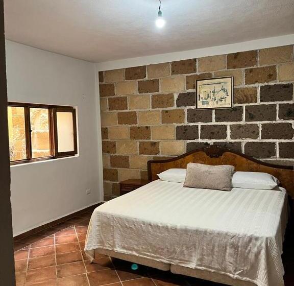 غرفة قياسية, Casa Milagro