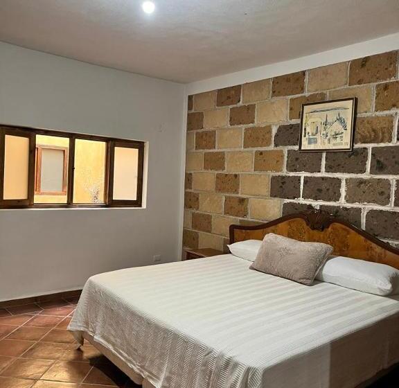 غرفة قياسية, Casa Milagro