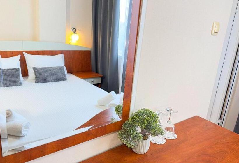 Номер Economy, Dezudava Family