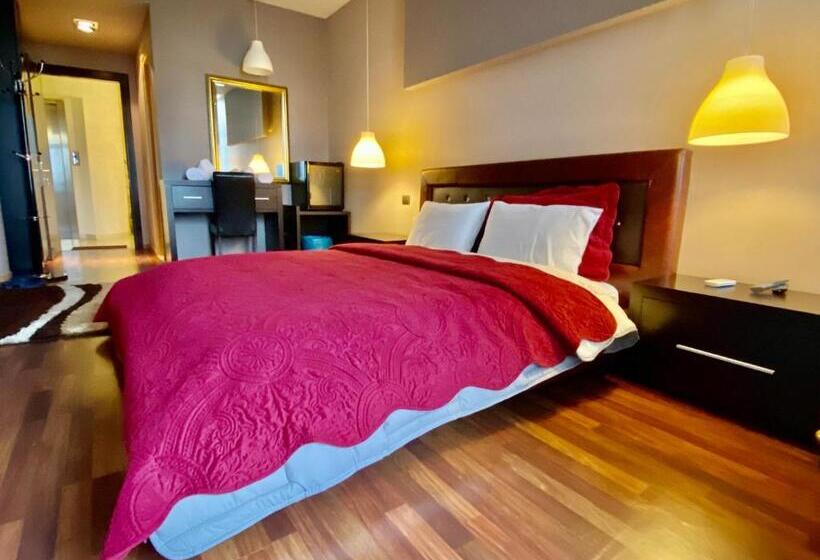 발코니 디럭스 룸, In Kub