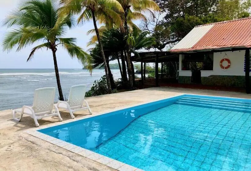 Sviitti Allasnäkymä, Oceanfront Bungalows   Paradise Rentals