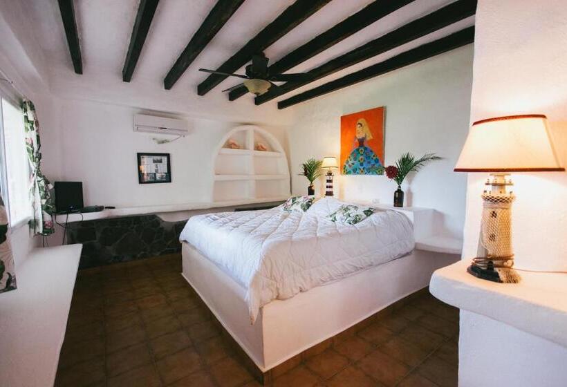 Люкс Вид на Бассейн, Oceanfront Bungalows   Paradise Rentals