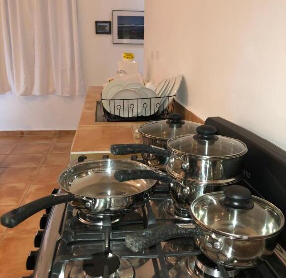 オーシャンビューのスタンダードバンガロー, Oceanfront Bungalows   Paradise Rentals