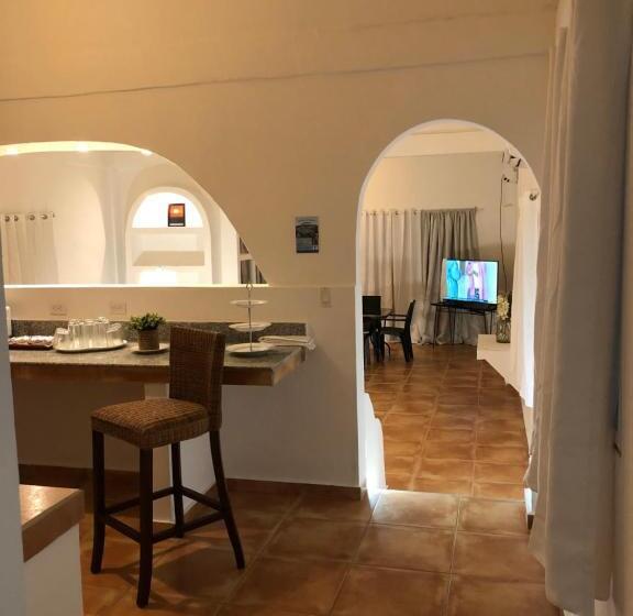 オーシャンビューのスタンダードバンガロー, Oceanfront Bungalows   Paradise Rentals