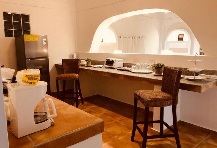 オーシャンビューのスタンダードバンガロー, Oceanfront Bungalows   Paradise Rentals