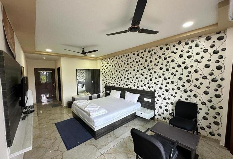 Quarto Estandar, The Royals Room