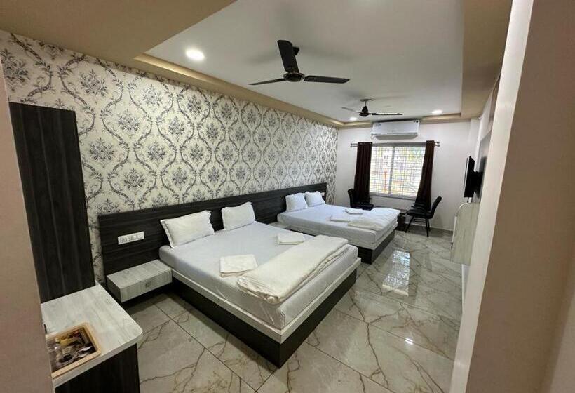 חדר משפחתי, The Royals Room