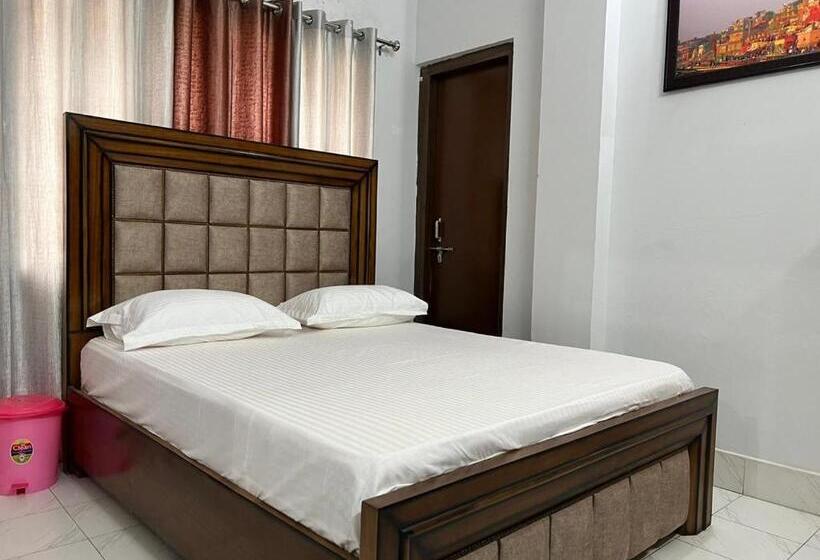 Superior Room, Vindhyan
