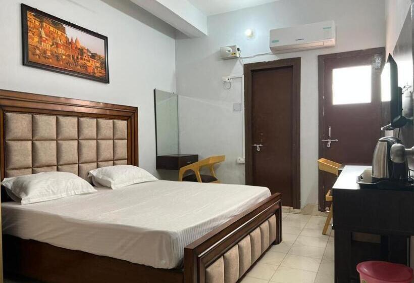 Deluxe Room, Vindhyan