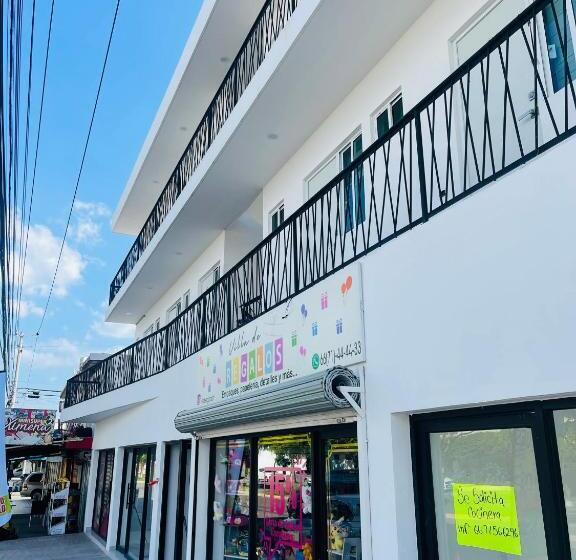 带2个双人床的标准工作室, Indomus Rooms