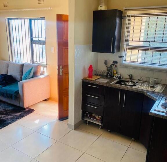 חדר סטנדרט, Busy Bee Guest House