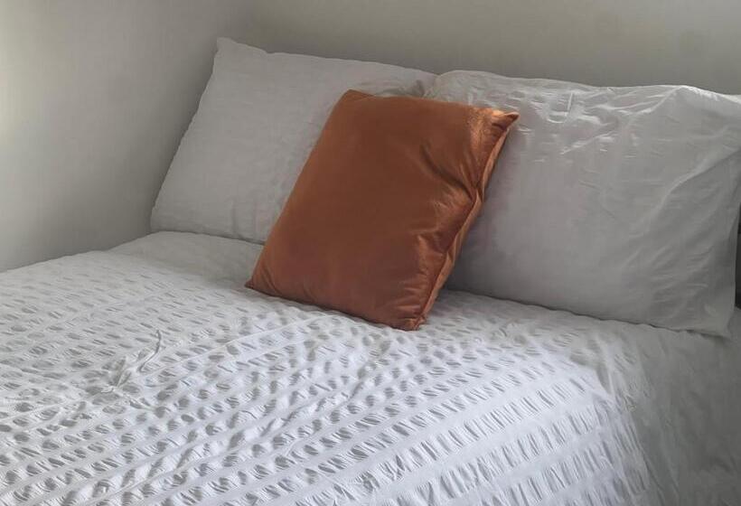 Номер Стандарт, The Coral Guest House 1 Mile From Winchester Market