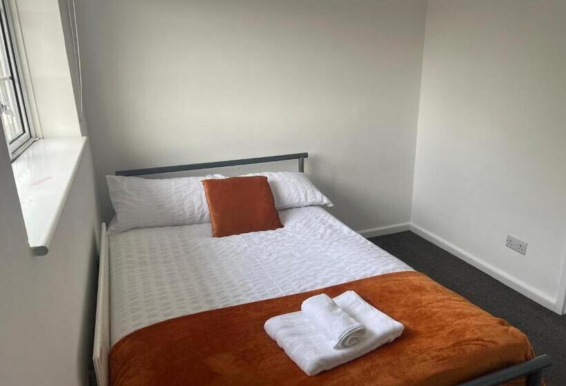 Номер Deluxe, The Coral Guest House 1 Mile From Winchester Market