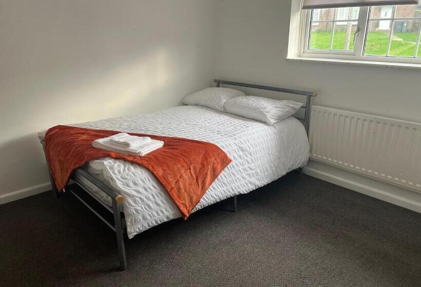 Номер Deluxe, The Coral Guest House 1 Mile From Winchester Market