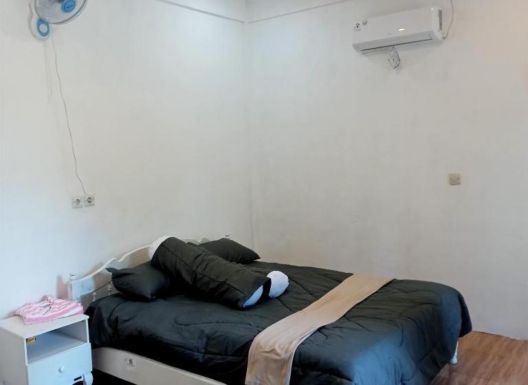 Pokój Ekonomiczny Jednoosobowy, The Gare S Villa Mandalika A