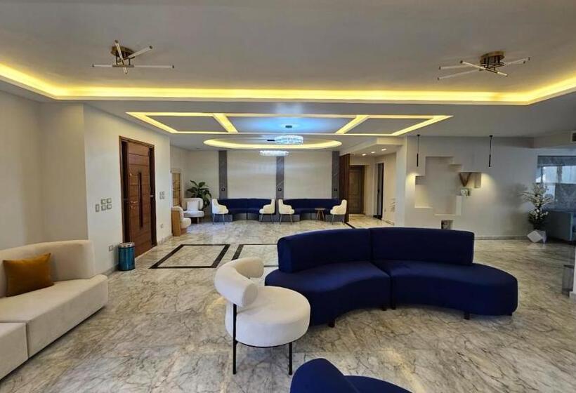 استودیوی استاندارد, Royal Elegance Room