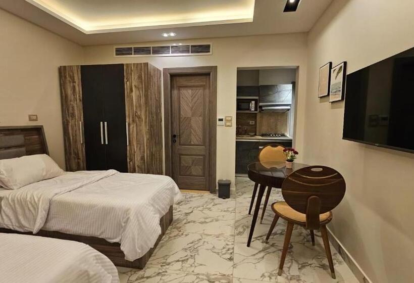 استودیوی استاندارد, Royal Elegance Room