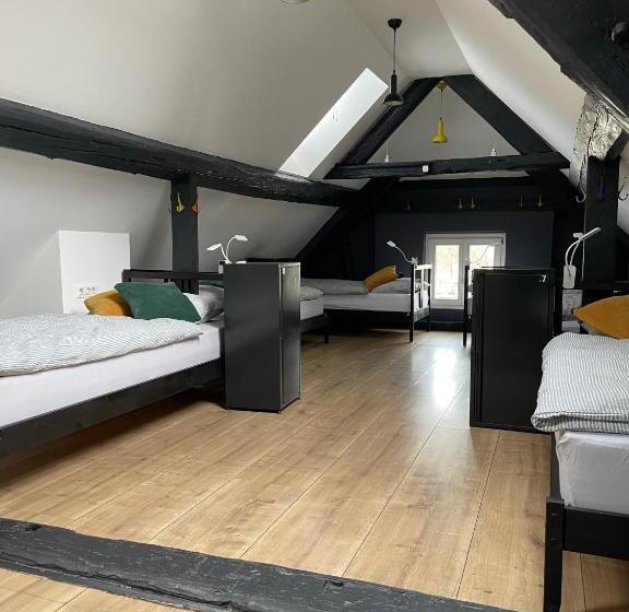 تختخواب در اتاق مشترک, Sax Pub Hostel Ljubljana